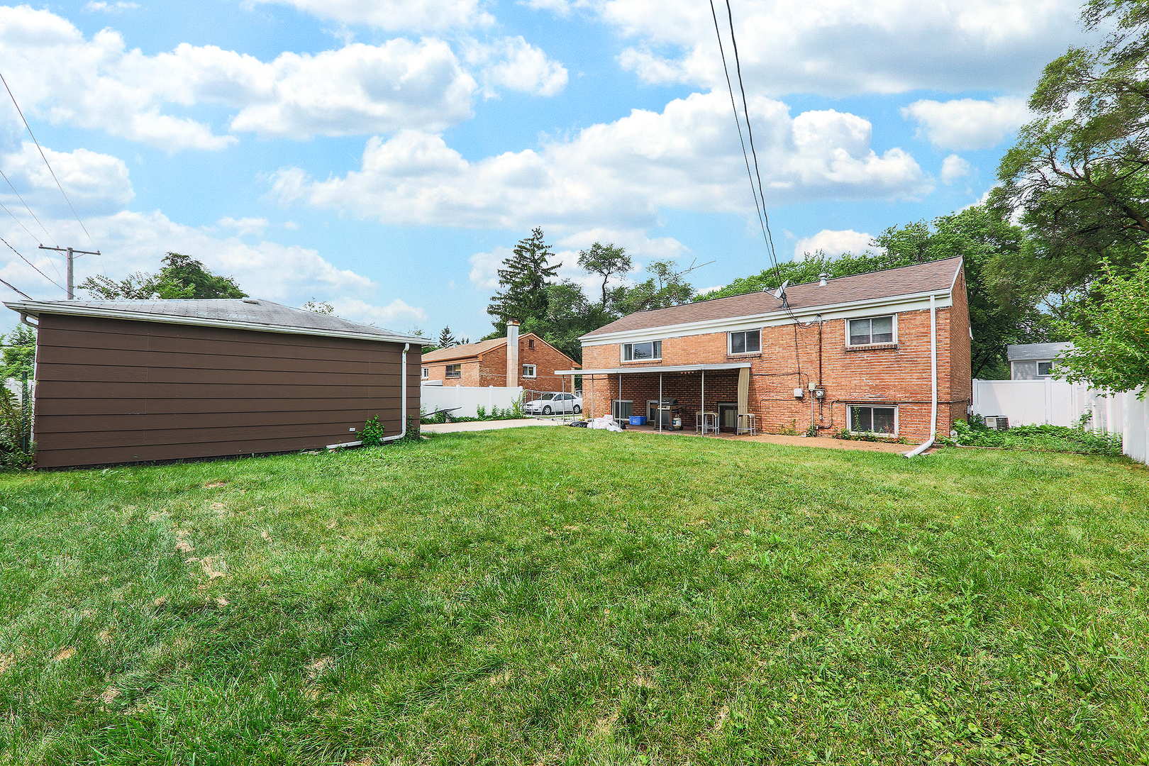 192 South Pinecrest Road Bolingbrook, IL 60440 - Photo 3 of 21 a view of a house with backyard and garden