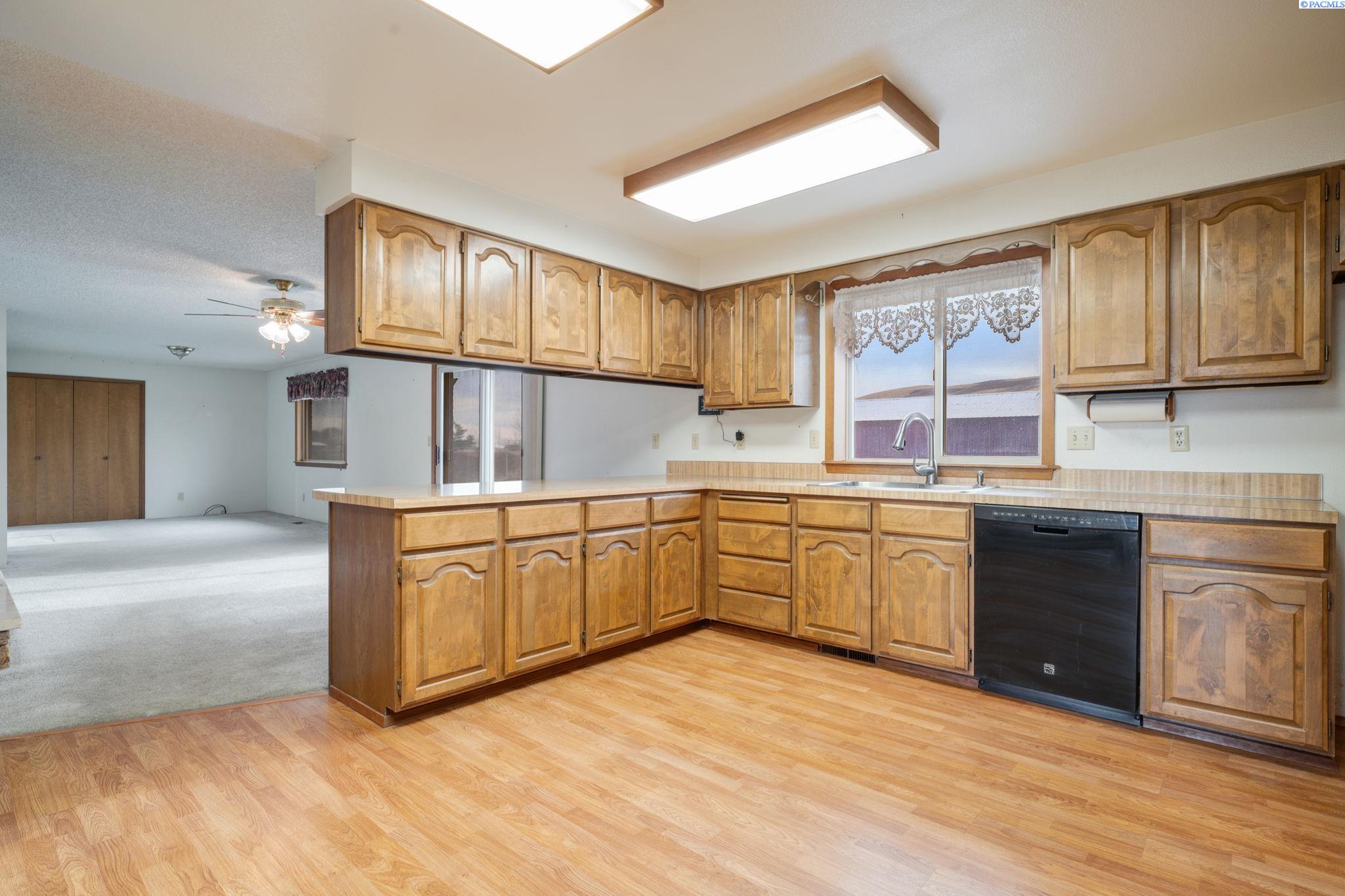 23503 East Ruppert Road Benton City, WA 99320 - Photo 12 of 31 Gallery Image 12