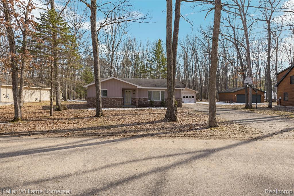 208 Hitchcock Road Roscommon, MI 48653 - Photo 3 of 63