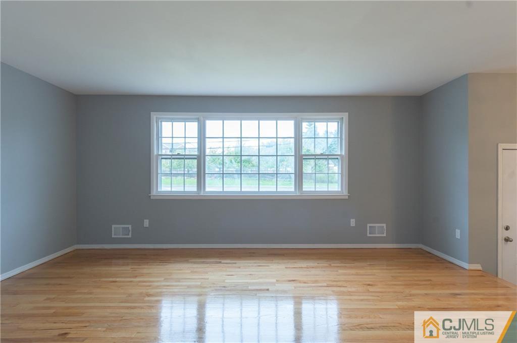 313 New Durham Road Piscataway, NJ 08854 - Photo 12 of 27 Gallery Image 12
