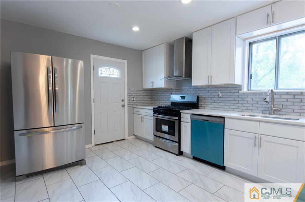 313 New Durham Road Piscataway, NJ 08854 - Photo 3 of 27 Gallery Image 3