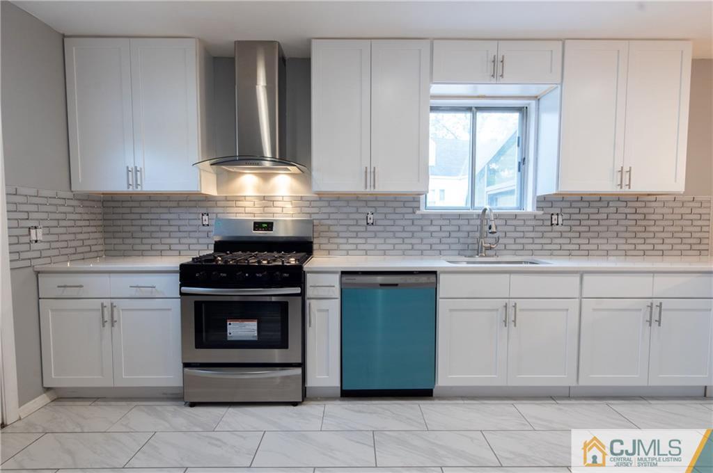 313 New Durham Road Piscataway, NJ 08854 - Photo 4 of 27 Gallery Image 4