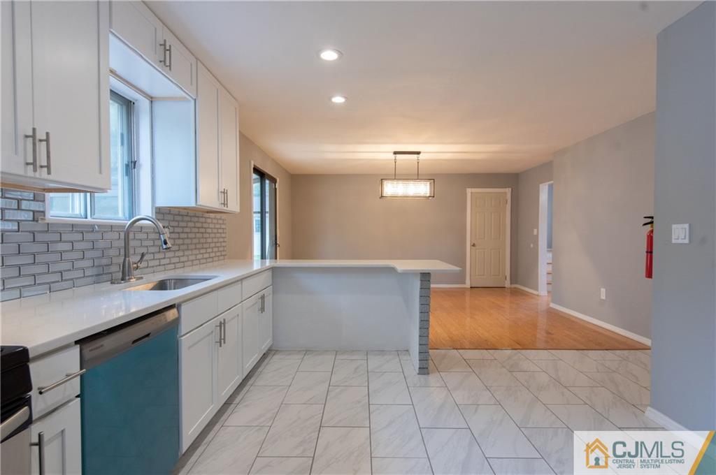 313 New Durham Road Piscataway, NJ 08854 - Photo 6 of 27 Gallery Image 6