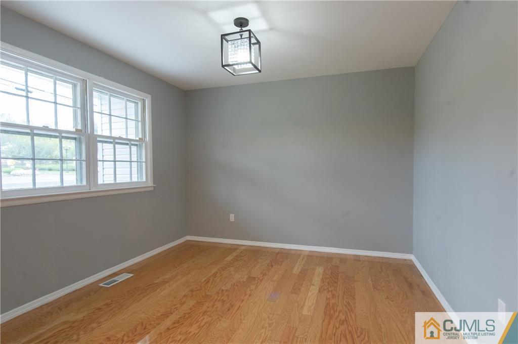 313 New Durham Road Piscataway, NJ 08854 - Photo 8 of 27 Gallery Image 8