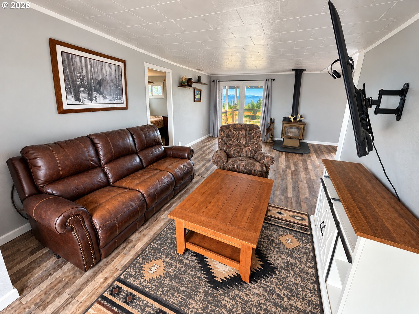 75101 Townsend Road Rainier, OR 97048 - Photo 6 of 31 Living Room/Entrance