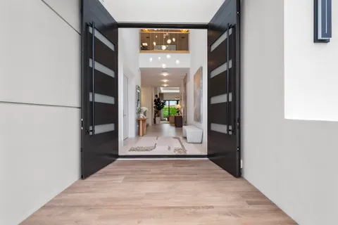 $5,695,000 | 401 Northeast 2nd Street, Boca Raton, FL 33432