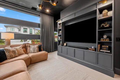 $5,695,000 | 401 Northeast 2nd Street, Boca Raton, FL 33432