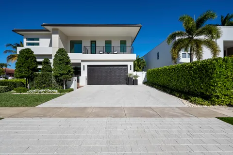 $5,695,000 | 401 Northeast 2nd Street, Boca Raton, FL 33432