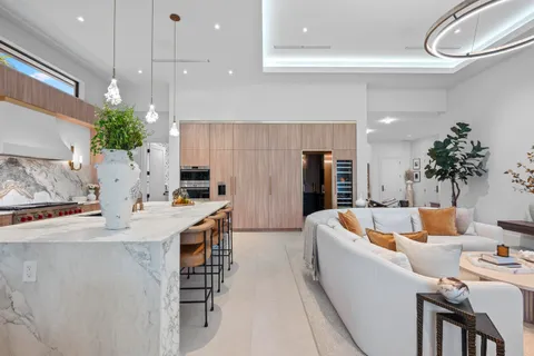 $5,695,000 | 401 Northeast 2nd Street, Boca Raton, FL 33432