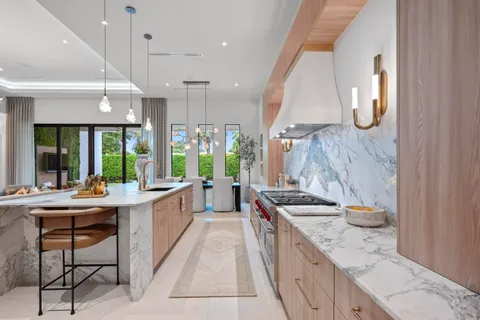 $5,695,000 | 401 Northeast 2nd Street, Boca Raton, FL 33432