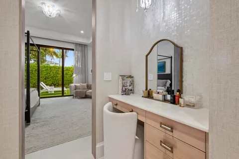 $5,695,000 | 401 Northeast 2nd Street, Boca Raton, FL 33432