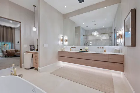 $5,695,000 | 401 Northeast 2nd Street, Boca Raton, FL 33432