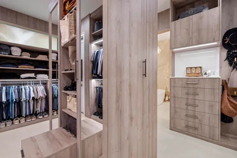 $5,695,000 | 401 Northeast 2nd Street, Boca Raton, FL 33432