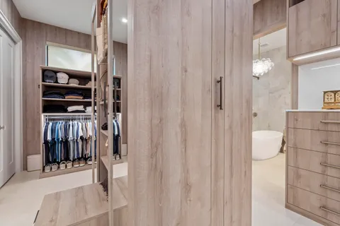 $5,695,000 | 401 Northeast 2nd Street, Boca Raton, FL 33432