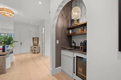 $5,695,000 | 401 Northeast 2nd Street, Boca Raton, FL 33432