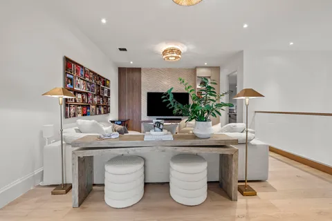 $5,695,000 | 401 Northeast 2nd Street, Boca Raton, FL 33432