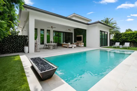 $5,695,000 | 401 Northeast 2nd Street, Boca Raton, FL 33432