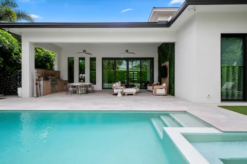 $5,695,000 | 401 Northeast 2nd Street, Boca Raton, FL 33432