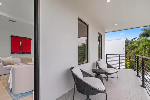 $5,695,000 | 401 Northeast 2nd Street, Boca Raton, FL 33432