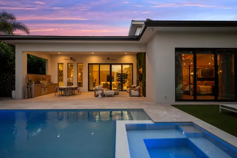 $5,695,000 | 401 Northeast 2nd Street, Boca Raton, FL 33432