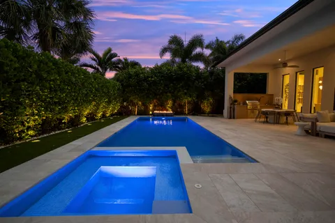 $5,695,000 | 401 Northeast 2nd Street, Boca Raton, FL 33432