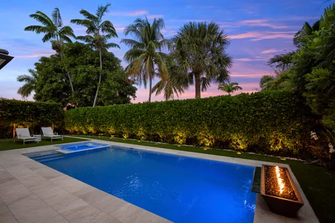 $5,695,000 | 401 Northeast 2nd Street, Boca Raton, FL 33432