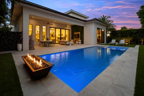 $5,695,000 | 401 Northeast 2nd Street, Boca Raton, FL 33432