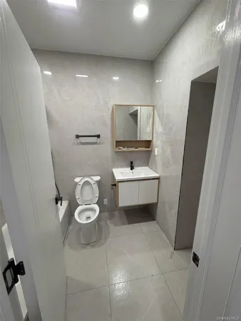 $2,700 | 131-06 14th Avenue | College Point