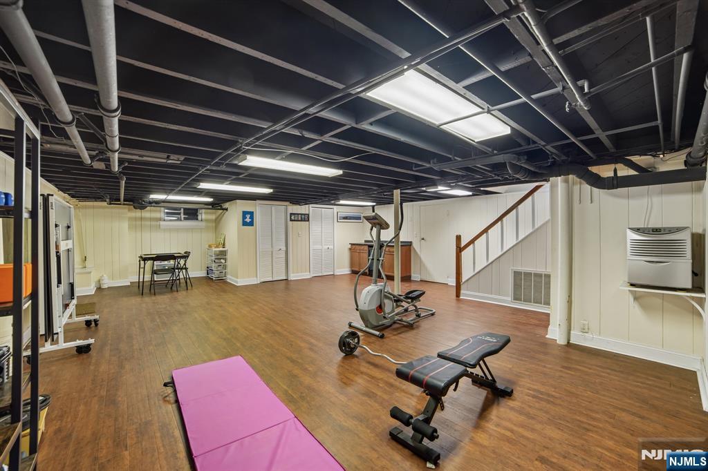 157 Sussex Road Tenafly, NJ 07670 - Photo 38 of 50