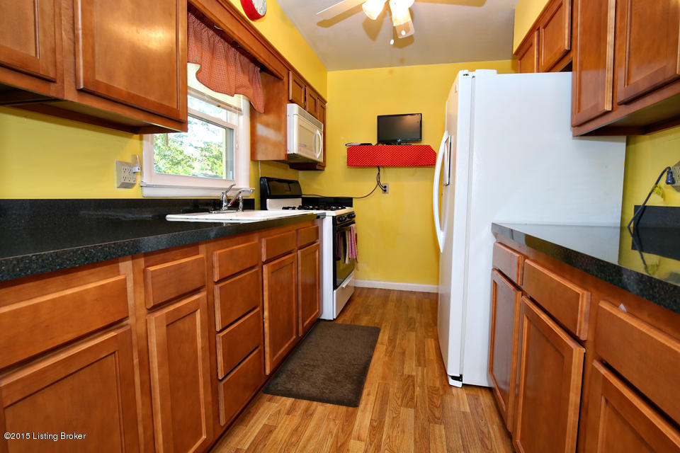 6343 Hunters Grove Road Louisville, KY 40216 - Photo 6 of 38 IMG_2616