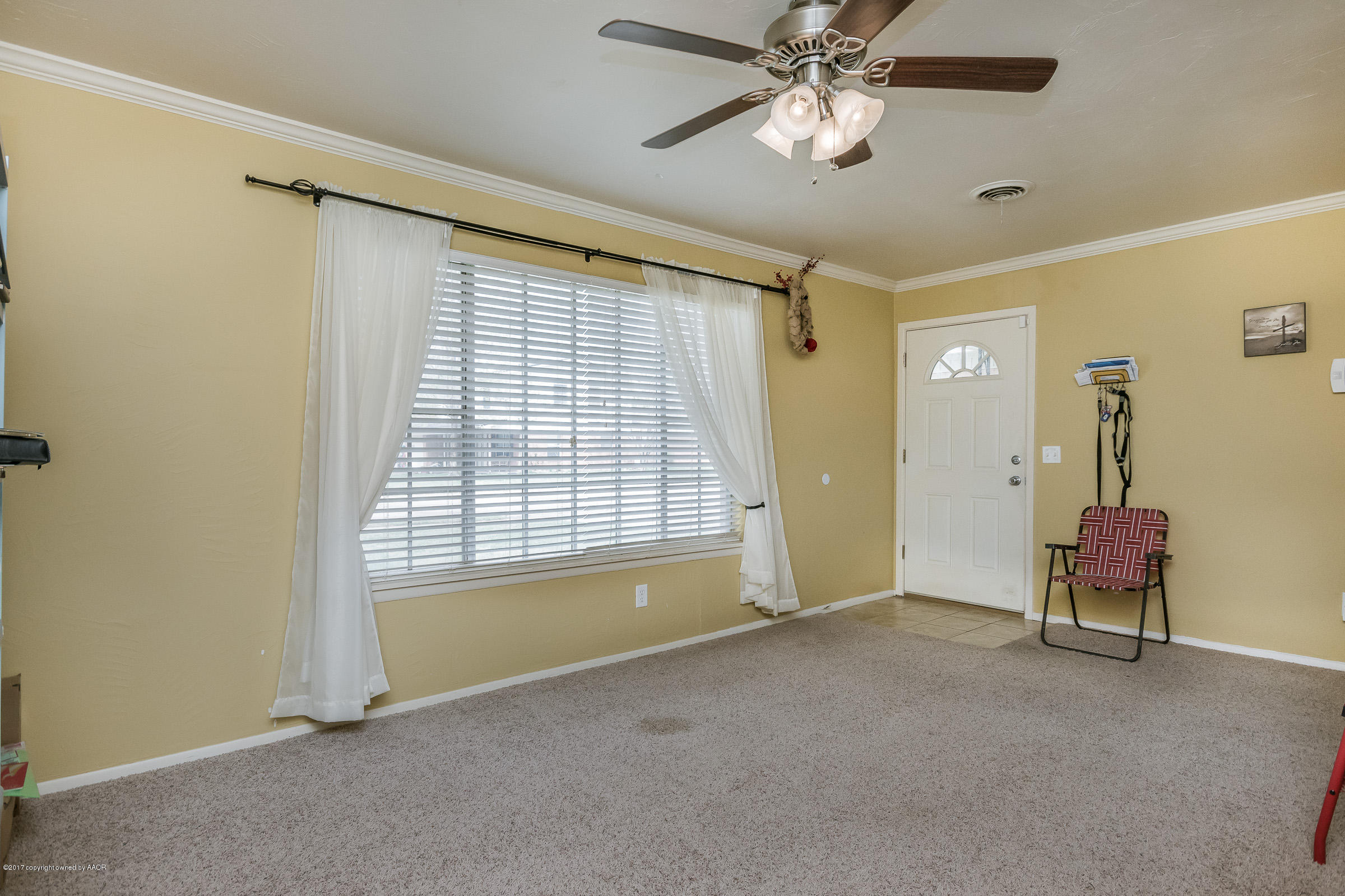 4817 South Rusk Street Amarillo, TX 79110 - Photo 3 of 19 Living Room_-2