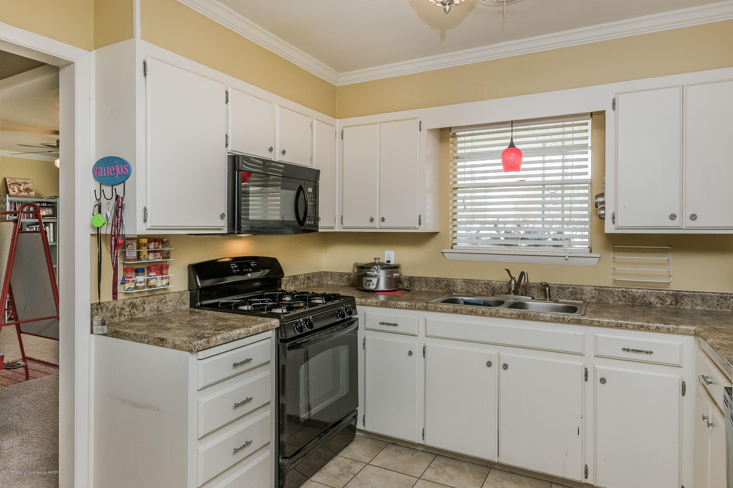 4817 South Rusk Street Amarillo, TX 79110 - Photo 5 of 19 Kitchen_