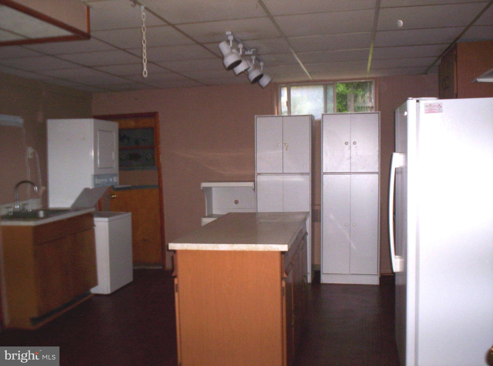 104 Winston Road Pasadena, MD 21122 - Photo 16 of 25 Kitchen