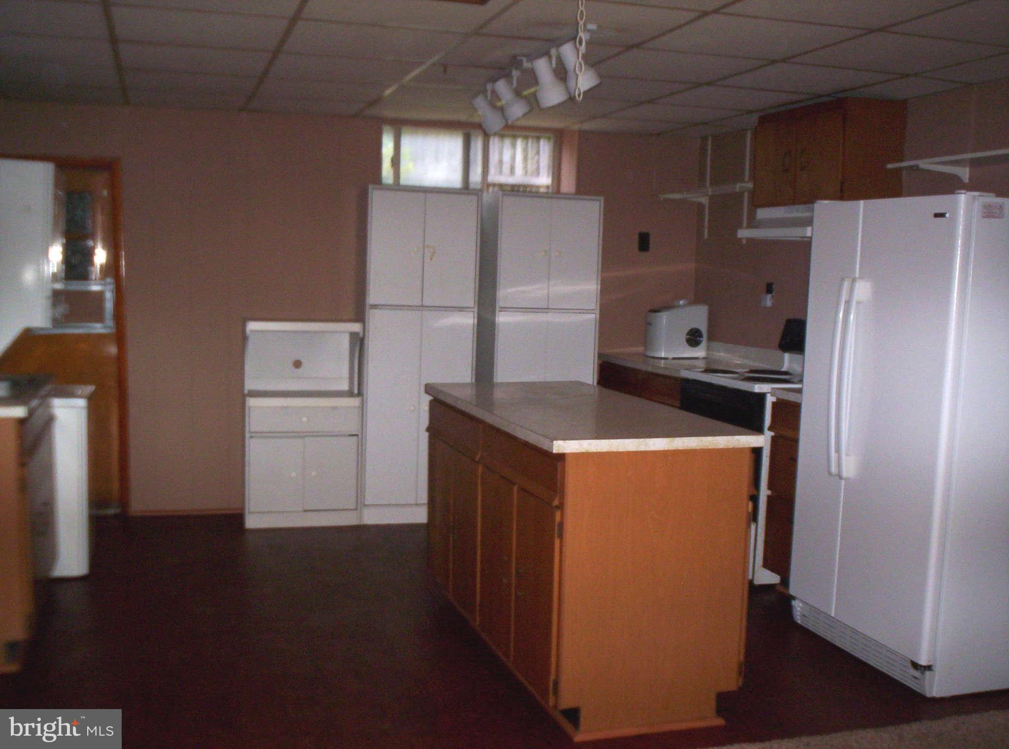 104 Winston Road Pasadena, MD 21122 - Photo 17 of 25 Kitchen