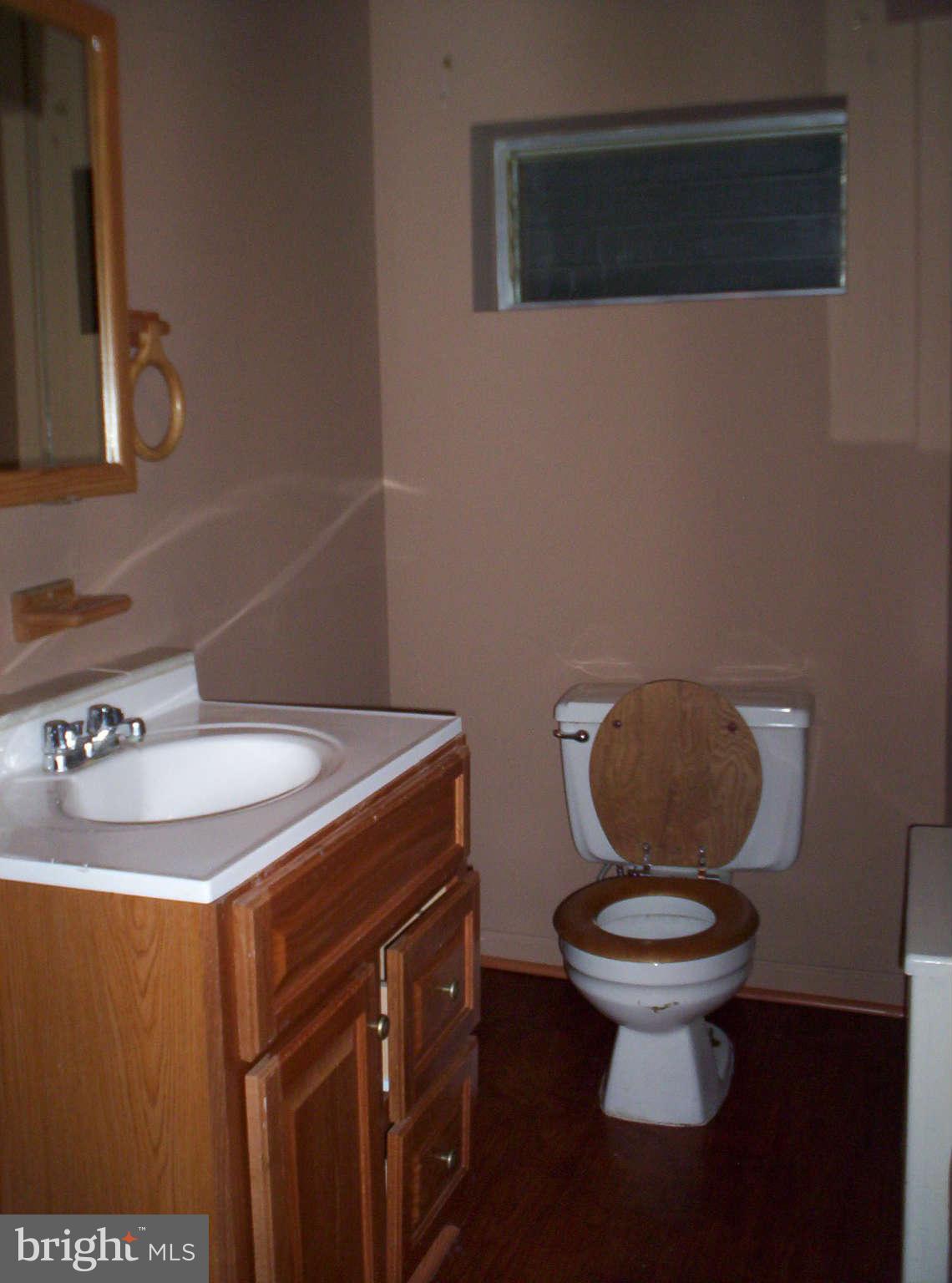 104 Winston Road Pasadena, MD 21122 - Photo 19 of 25 Bath
