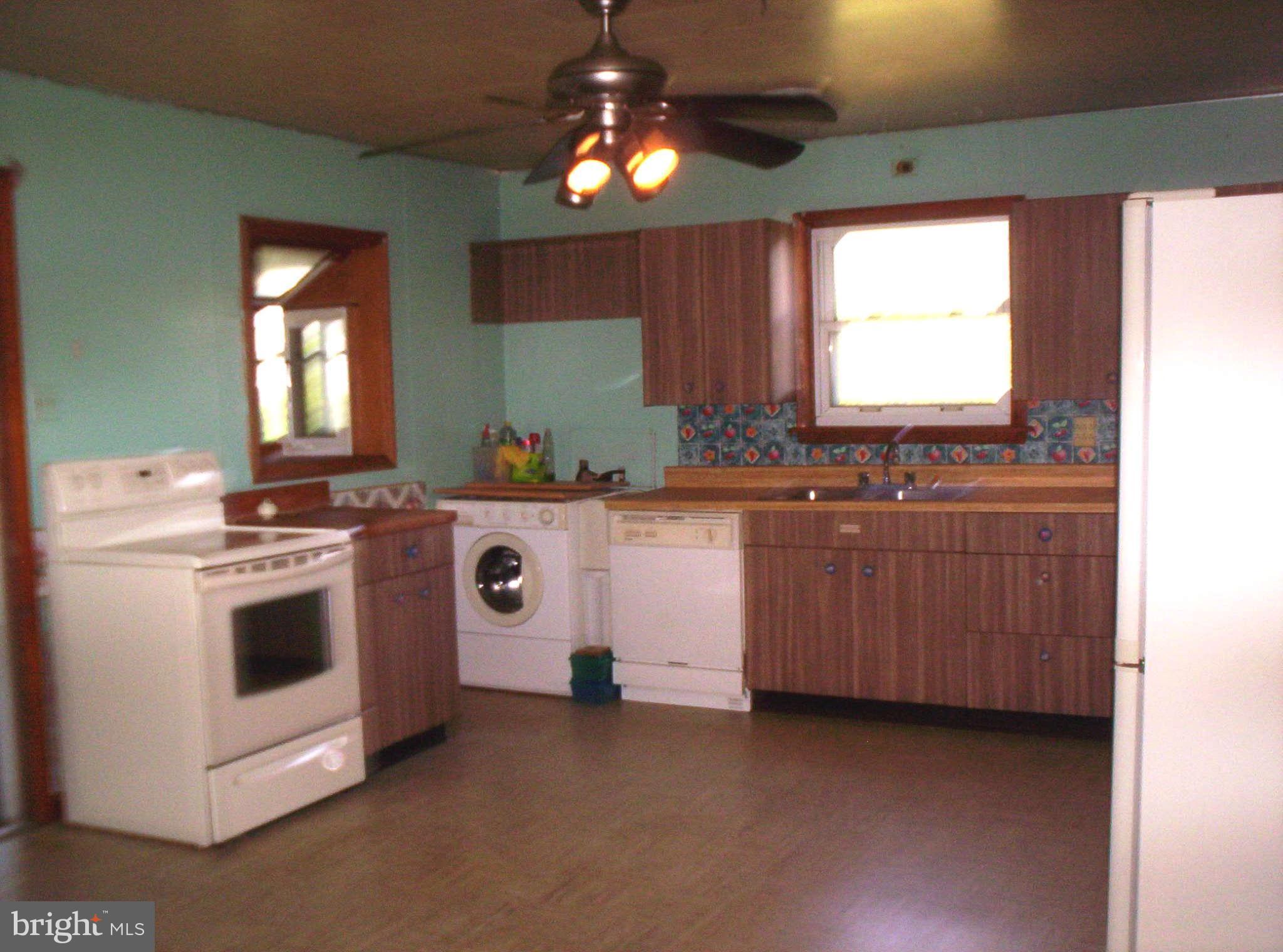 104 Winston Road Pasadena, MD 21122 - Photo 8 of 25 Kitchen