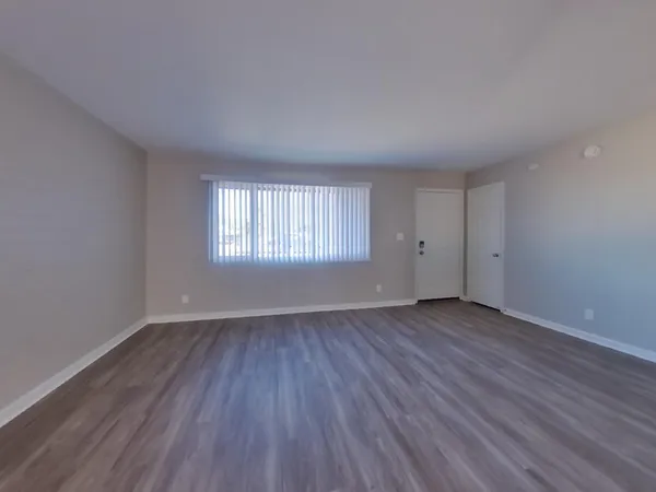 $1,679 | 3721 West Seldon Lane, Phoenix, AZ 85051