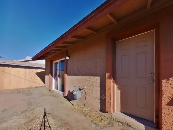 $1,679 | 3721 West Seldon Lane, Phoenix, AZ 85051