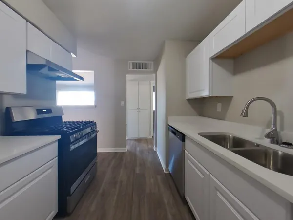 $1,679 | 3721 West Seldon Lane, Phoenix, AZ 85051