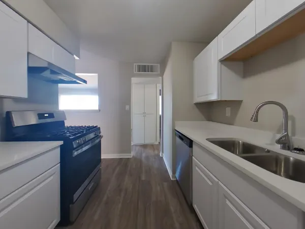 $1,679 | 3721 West Seldon Lane, Phoenix, AZ 85051