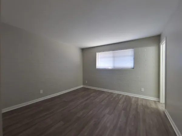 $1,679 | 3721 West Seldon Lane, Phoenix, AZ 85051