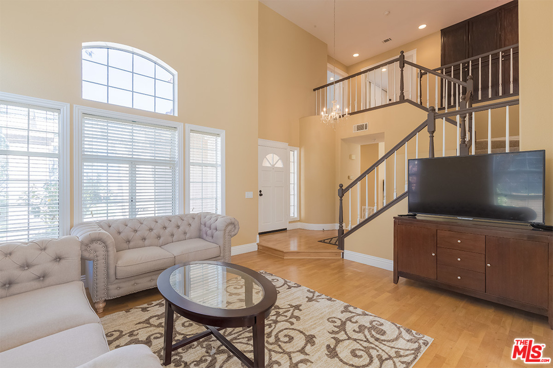 16286 Bright Morning Court Riverside, CA 92503 - Photo 5 of 35 Gallery Image 5