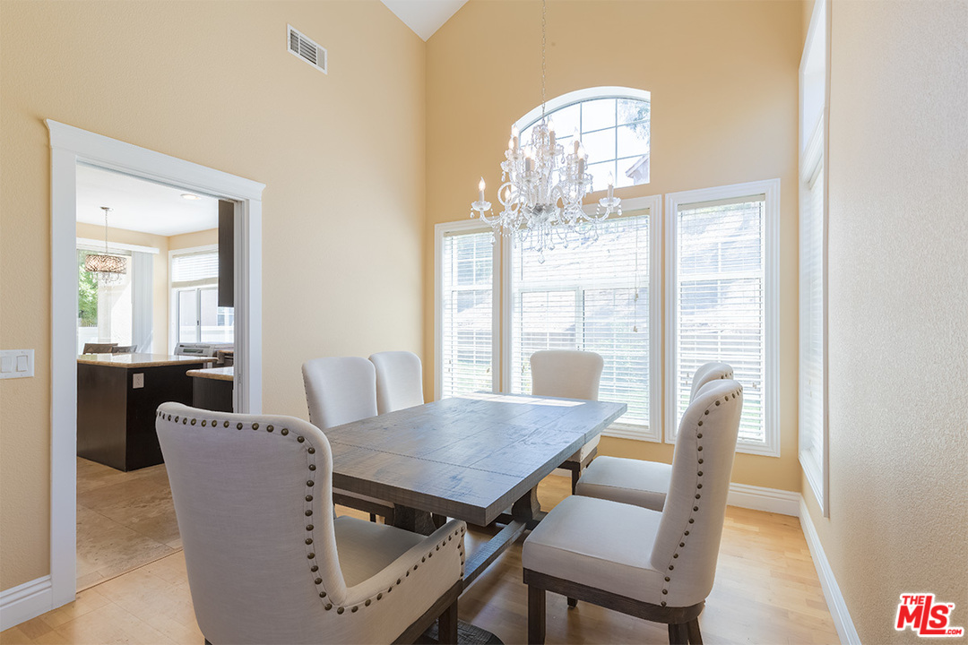 16286 Bright Morning Court Riverside, CA 92503 - Photo 6 of 35 Gallery Image 6