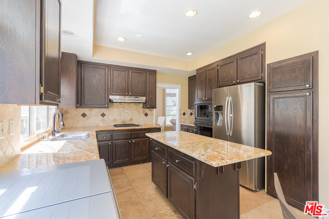 16286 Bright Morning Court Riverside, CA 92503 - Photo 10 of 35 Gallery Image 10