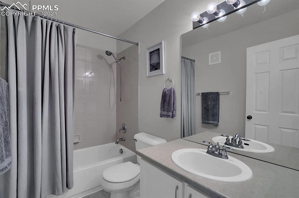 4008 Diamond Ridge View Colorado Springs, CO 80918 - Photo 17 of 33