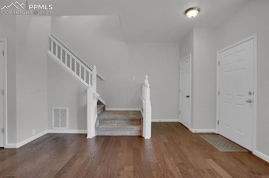 4008 Diamond Ridge View Colorado Springs, CO 80918 - Photo 4 of 33