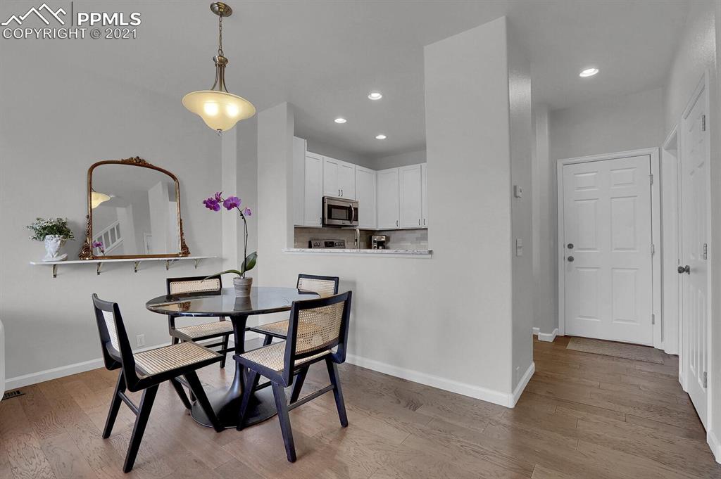 4008 Diamond Ridge View Colorado Springs, CO 80918 - Photo 8 of 33