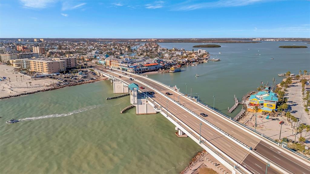 109 125th Avenue Treasure Island, FL 33706 - Photo 38 of 46 a view of a city