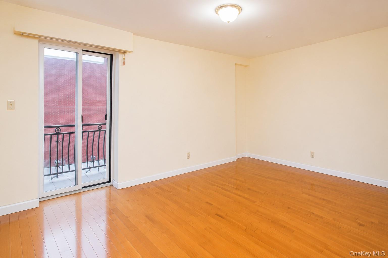 137-08 31st Road, Unit 5D Queens, NY 11354 - Photo 5 of 12
