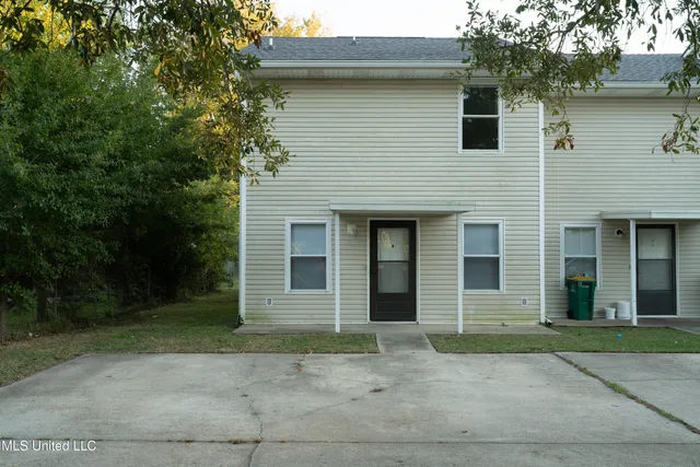 $1,200 | 20111 Daugherty Road, Unit A, Long Beach, MS 39560